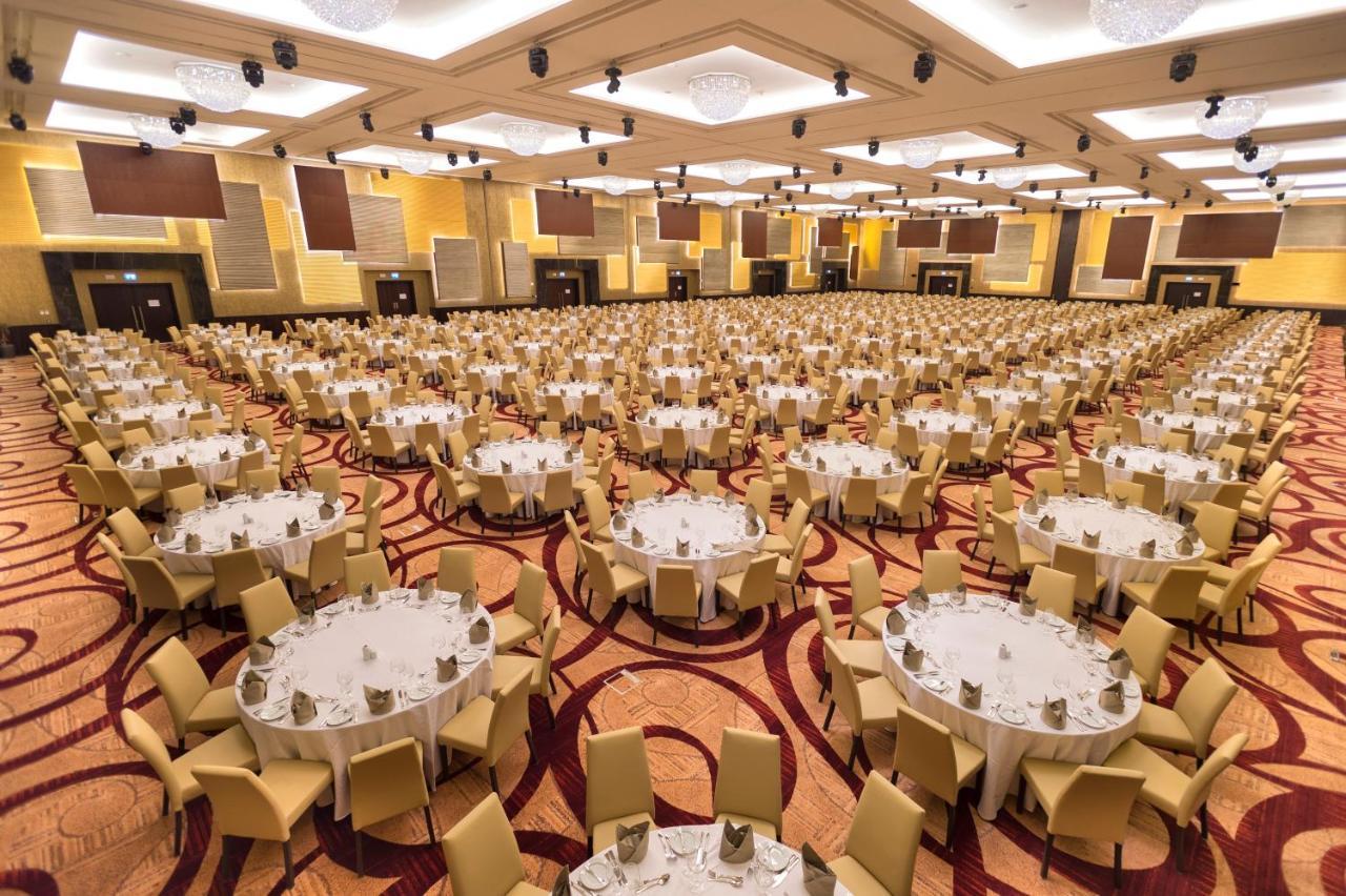 Crowne Plaza Riyadh - Rdc Hotel & Convention By Ihg Exterior foto The Grand Ballroom