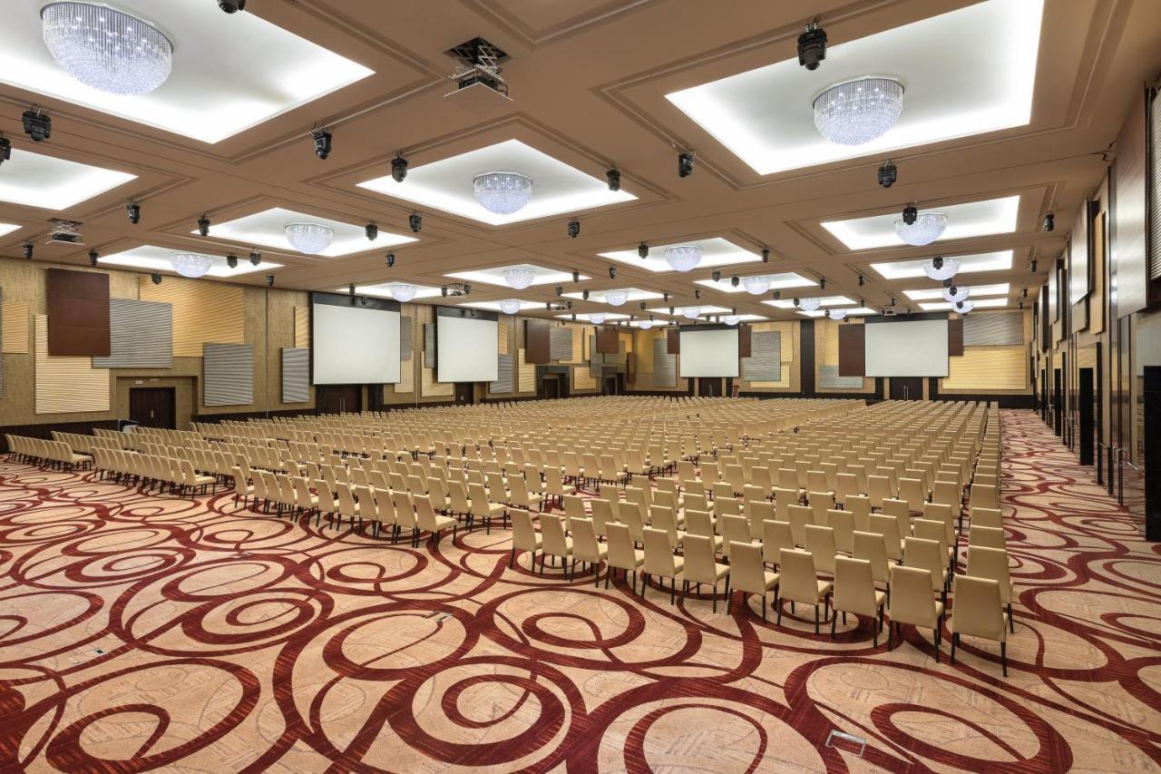 Crowne Plaza Riyadh - Rdc Hotel & Convention By Ihg Exterior foto The Grand Ballroom